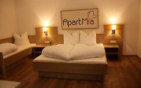 Apart Mia